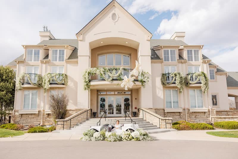 The Chandelier details